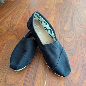 TOMS Classic Black Slip-Ons